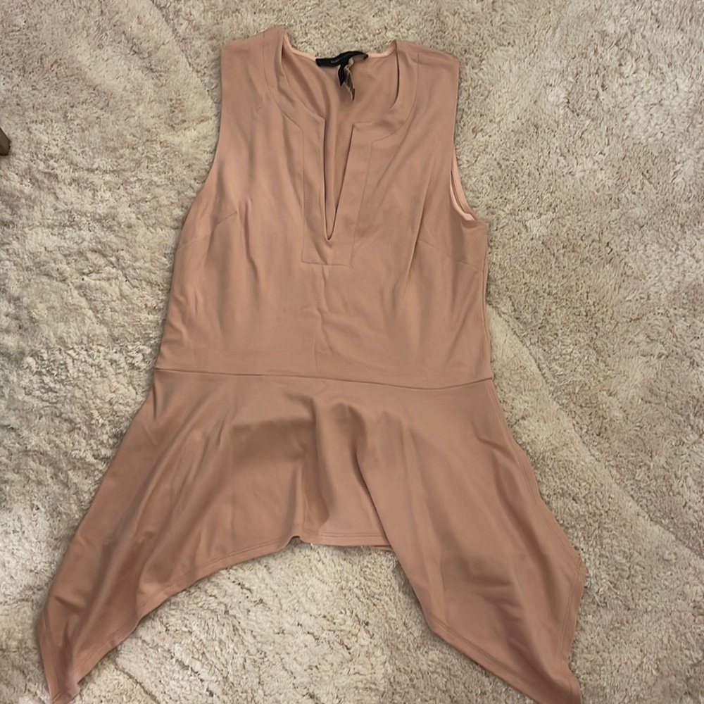 BCBGMAXAZRIA fit and flow top